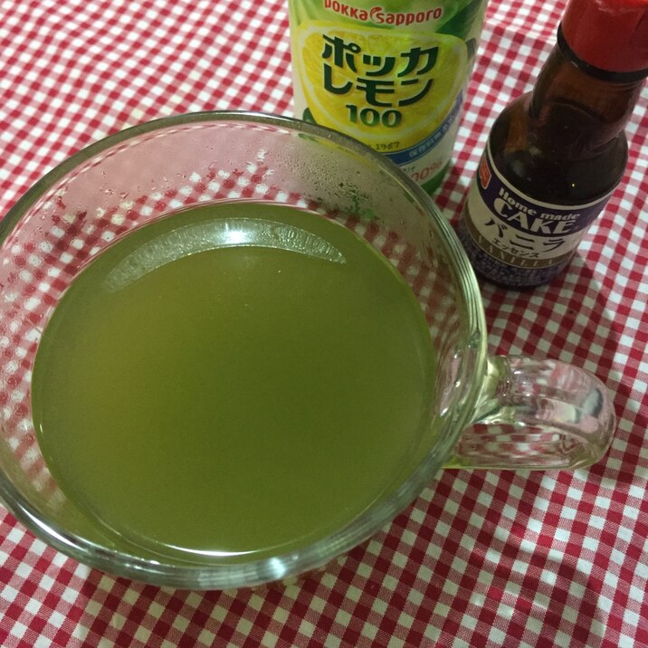 健康と美容に♡抹茶入りバニラレモン緑茶♫